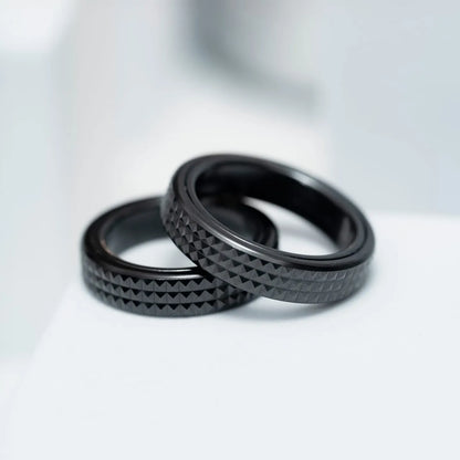Pig Ring: Paris on Your Finger